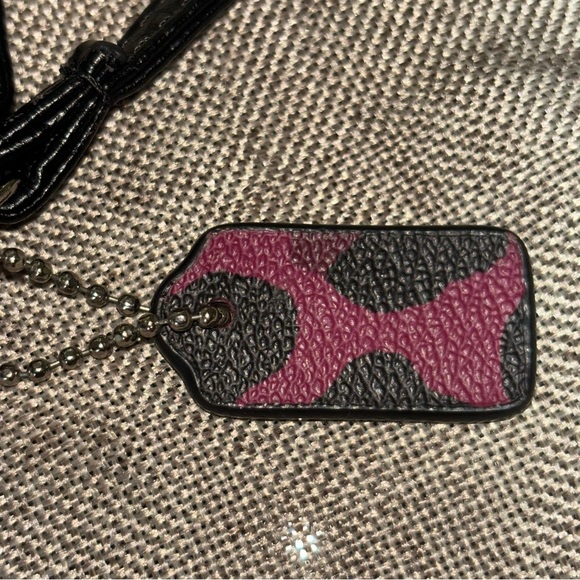 Coach Ocelot Coach Print Corner Zip Wristlet F64238 - Picture 8 of 9